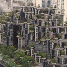 ‘Edifício-peixe’, torres onduladas e até cesta: veja 16 prédios exóticos pelo mundo! - Reproduc?a?o/YouTube