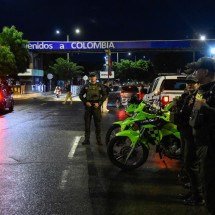 Colômbia mobiliza militares para fronteira com Venezuela após ataques dos EUA - SCHNEYDER MENDOZA / AFP