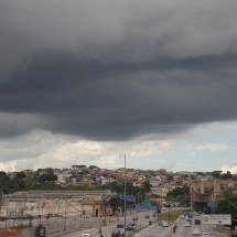 Chove forte em BH neste sábado (3/1); saiba como se proteger - Alexandre Guzanshe/EM/DA Press