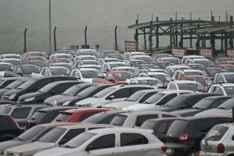 Cota parlamentar banca R$ 39 milhões em locação de veículos em 2025