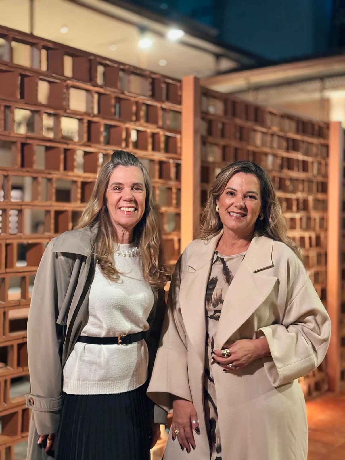 A irm&atilde; e parceira de Bernadete Bontempo com a a idealizadora e fundadora da Atmo, Maria Clara Duca