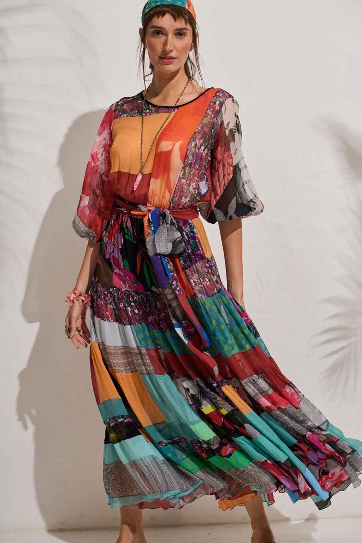 A estilista aposta em aplica&ccedil;&otilde;es manuais delicadas em tecidos 