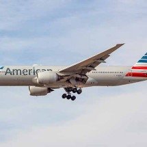 Economia surpreendente: empresa aérea reduziu despesa em 40 mil dólares no ano tirando uma única azeitona do cardápio - Boeing 777-223ER N783AN - Azeitona da American Airlines - Alexandro Dias/Wikimédia Commons