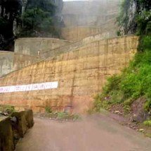 Estrada em forma de ‘Z’ tem vista espetacular, corta penhascos e apavora motoristas na China - Reprodução do Youtube Canal Qingyunji