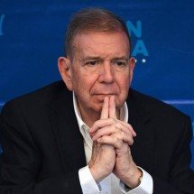 Edmundo González, que se declarou vencedor das eleições em 2024, diz que é o presidente da Venezuela - Federico Parra - 25.jul.24/AFP