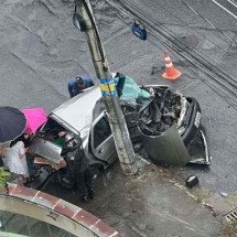 BH: motorista bate carro em poste do Buritis e é levado ao João XXIII - Reprodução/Redes sociais
