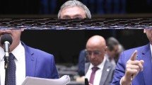 Deputado pede a Dino bloqueio de bens de Flávio Bolsonaro - Kayo Magalh&atilde;es/C&acirc;mara dos Deputados