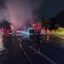 Grande BH: motociclista bate em ônibus e desaparece na BR-381 - Corpo de Bombeiros/Reprodu&ccedil;&atilde;o