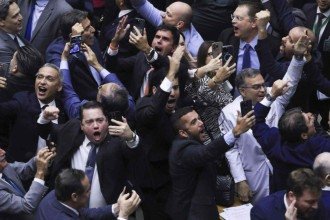 Oposição define prioridades para 2026 no Congresso e mira em Lula e Moraes