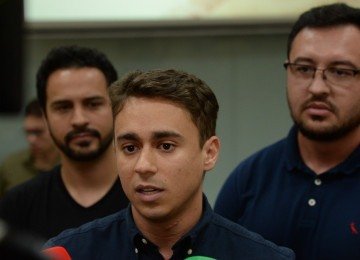 Nikolas Ferreira (PL-MG) durante coletiva de imprensa em Belo Horizonte -  (crédito: Túlio Santos/EM/D.A.Press)