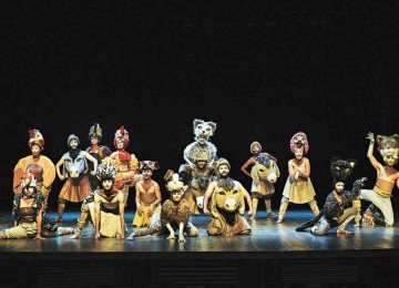Montagem mineira de 'Os saltimbancos', que estreou em 2011, levou 11 mil pessoas ao teatro -  (crédito: Kika Antunes/Divulgação)