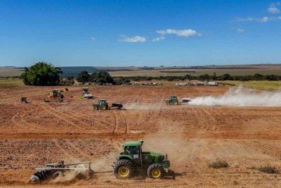 Agro vê pá de cal na Moratória da Soja após saída da principal associação do setor -  (crédito: Platobr Economia)