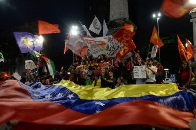 Manifestantes se concentraram na Prala Sete, no Hipercentro de BH -  (crédito: T&uacute;lio Santos/EM/D.A.Press)
