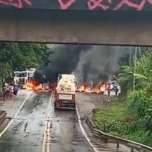 Manifestação fecha trecho da BR-381 em Minas - Reprodução/Redes sociais