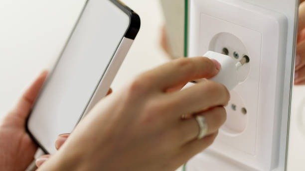 Conecte sua tomada inteligente para controlar aparelhos pelo celular e economizar energia na sua casa -  (crédito: iStock)
