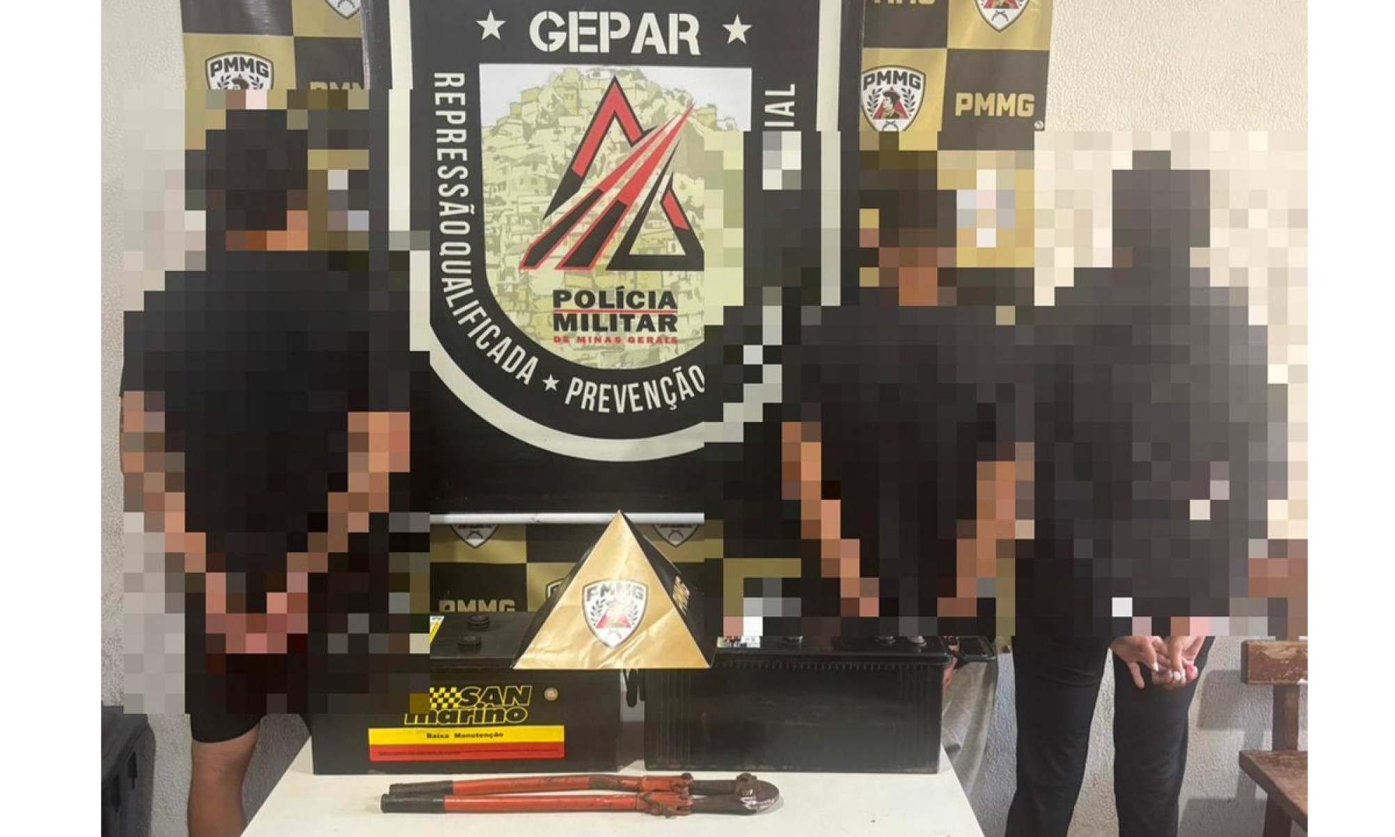 Casal e homem sÃ£o presos sob suspeita de assassinato de jovem em MG -  (crédito: PMMG/DivulgaÃ?Â§Ã?Â£o)