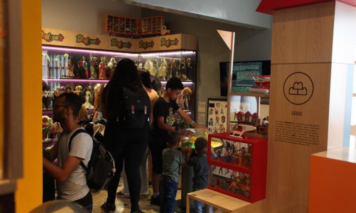 Durante todo o mês, o espaço vira um grande ateliê interativo com muita diversão, arte e brincadeiras para as crianças e toda a família-Edésio Ferreira/EM/D.A. Press