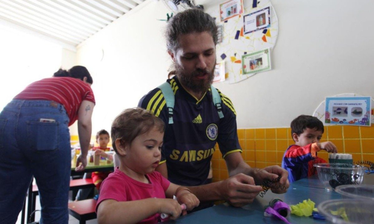 Durante todo o mês, o espaço vira um grande ateliê interativo com muita diversão, arte e brincadeiras para as crianças e toda a família-Edésio Ferreira/EM/D.A. Press