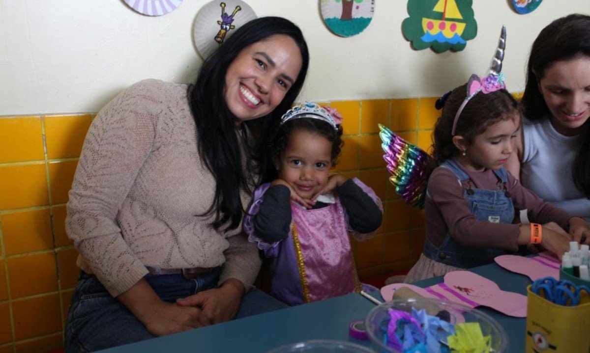 Durante todo o mês, o espaço vira um grande ateliê interativo com muita diversão, arte e brincadeiras para as crianças e toda a família-Edésio Ferreira/EM/D.A. Press