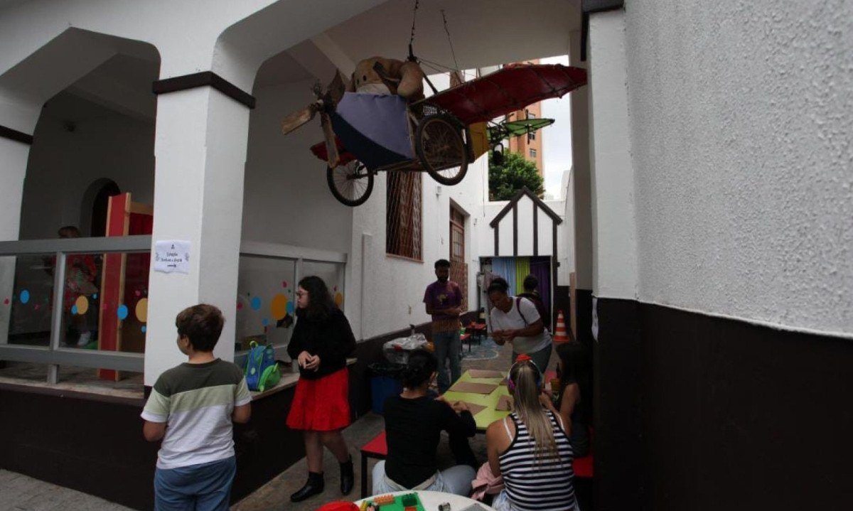 Durante todo o mês, o espaço vira um grande ateliê interativo com muita diversão, arte e brincadeiras para as crianças e toda a família-Edésio Ferreira/EM/D.A. Press