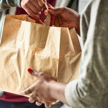 O mercado bilionário dos aplicativos que salvam a comida do lixo no Brasil e no mundo