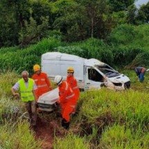 BR-365: Motorista capota van e morre perto de local do acidente que matou 6 - Divulgação/Corpo de Bombeiros