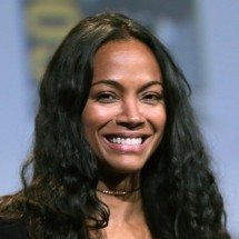 Zoe Saldaña se torna a segunda atriz mais lucrativa da história - Wikimedia Commons / Gage Skidmore
