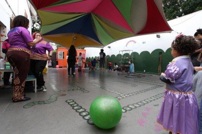 Durante todo o m&ecirc;s, o espa&ccedil;o vira um grande ateli&ecirc; interativo com muita divers&atilde;o, arte e brincadeiras para as crian&ccedil;as e toda a fam&iacute;lia
 -  (crédito: Ed&eacute;sio Ferreira/EM/D.A. Press)