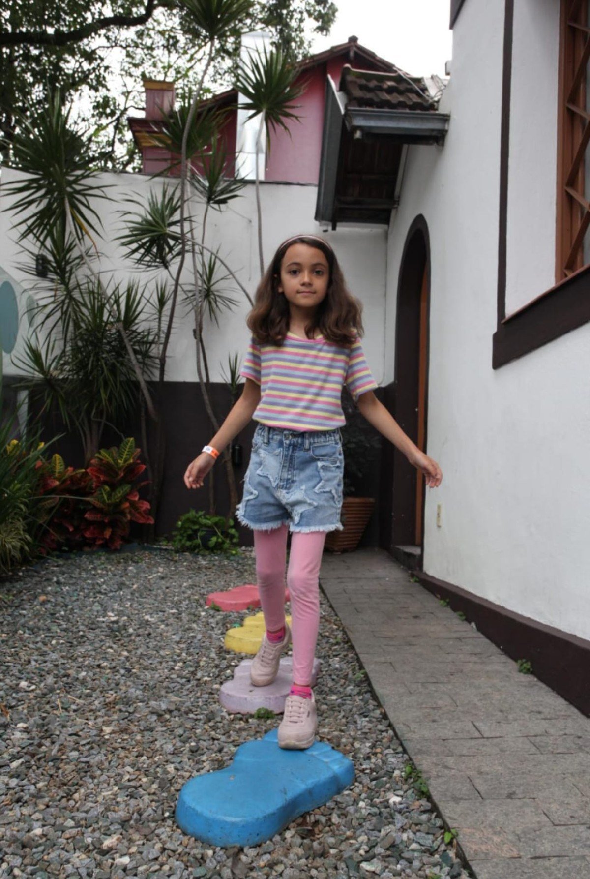 Durante todo o mês, o espaço vira um grande ateliê interativo com muita diversão, arte e brincadeiras para as crianças e toda a família