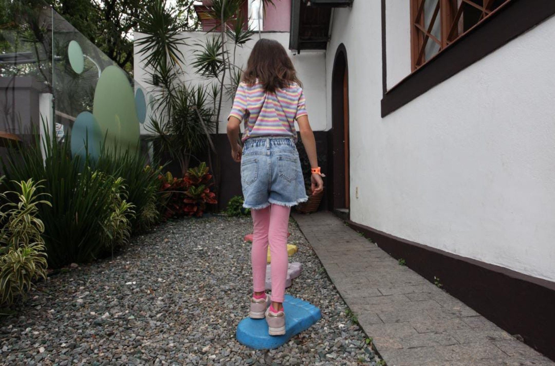 Durante todo o mês, o espaço vira um grande ateliê interativo com muita diversão, arte e brincadeiras para as crianças e toda a família