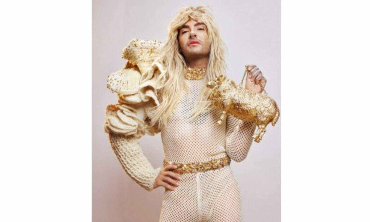 Pe&ccedil;a da cole&ccedil;&atilde;o 'Rainbow Wool Drama', assinada pelos estilistas de Kilian Kerner e Danny Reinke