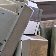 Bijuterias tech e inclusão: ONG transforma lixo eletrônico e capacita mulheres - Reprodução TV Globo