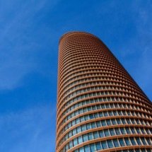 Arranha-céus abandonados viram gigantes adormecidos - Gerhard Bögner/Pixabay