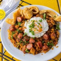 Feijão-tropeiro aparece entre os melhores pratos do mundo em ranking global - Maju Braz/Divulgação