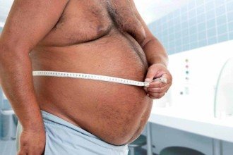 O segredo da água com gás: inchaço temporário ou gordura extra?