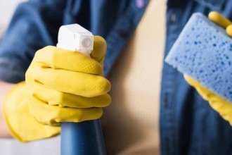 Manchas de caneta na roupa? Veja soluções simples para removê-las