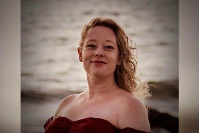 Pessoas deixaram flores, velas e mensagens em um memorial improvisado para Good em Minneapolis -  (crédito: Getty Images)