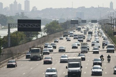ComeÃ§o de ano tem sempre a divulgaÃ§Ã£o dos calendÃ¡rios para pagamento de IPVA em todo o Brasil.  O imposto Ã© estadual. -  (crédito:  - Arquivo/Agencia Brasil)