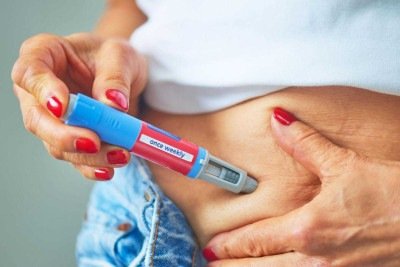 Pessoas que param de usar canetas emagrecedoras ganham peso quatro vezes mais rápido do que as que fazem dieta, diz estudo -  (crédito: BBC)