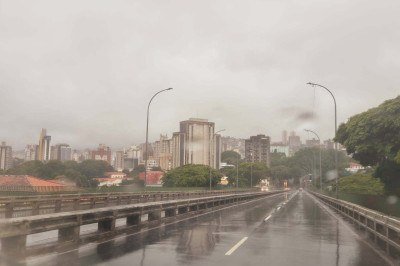 213 cidades mineiras podem enfrentar chuvas intensas nesta quinta-feira (8/1) -  (crédito: Jair Amaral/EM/D.A Press)