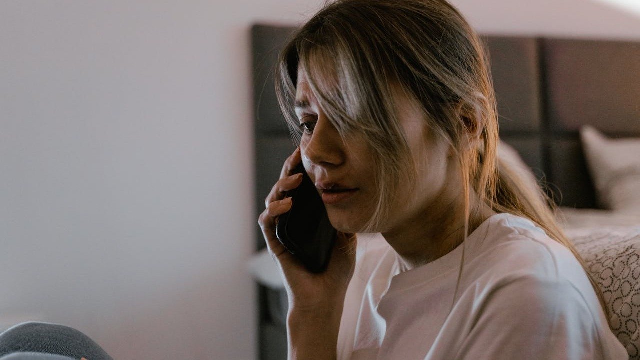 Canais de ajuda para mulheres vítimas de violência: onde buscar apoio - Mart Production/ Pexels