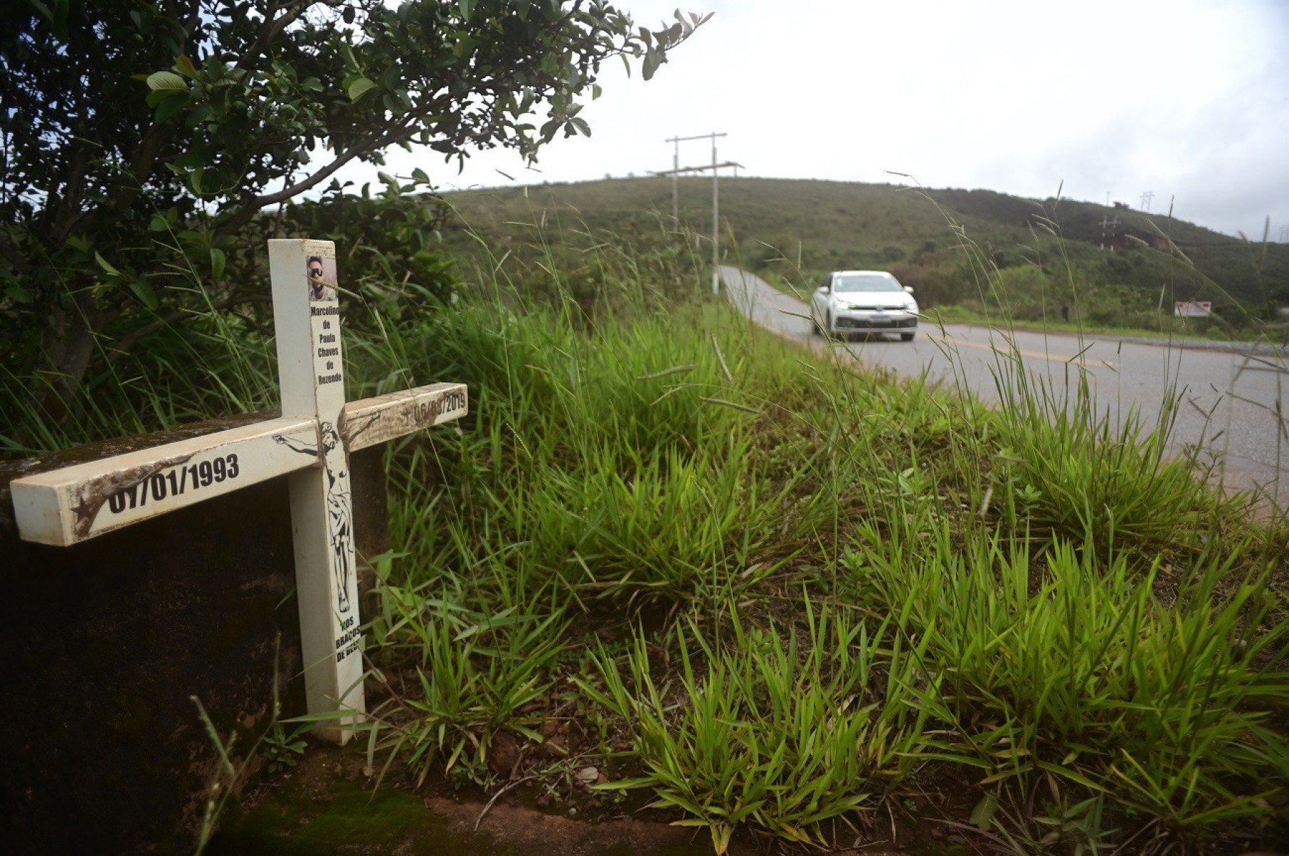  07/01/2025.Credito:Leandro Couri/EM/D.A.Press.Brasil.MG.Brumadinho. Perigo na estrada para Casa Branca. Estrada sinuosa e com buracos e cenarios de mutos acidentes a mortes.
      Sub--Leandro Couri/EM/D.A.Press