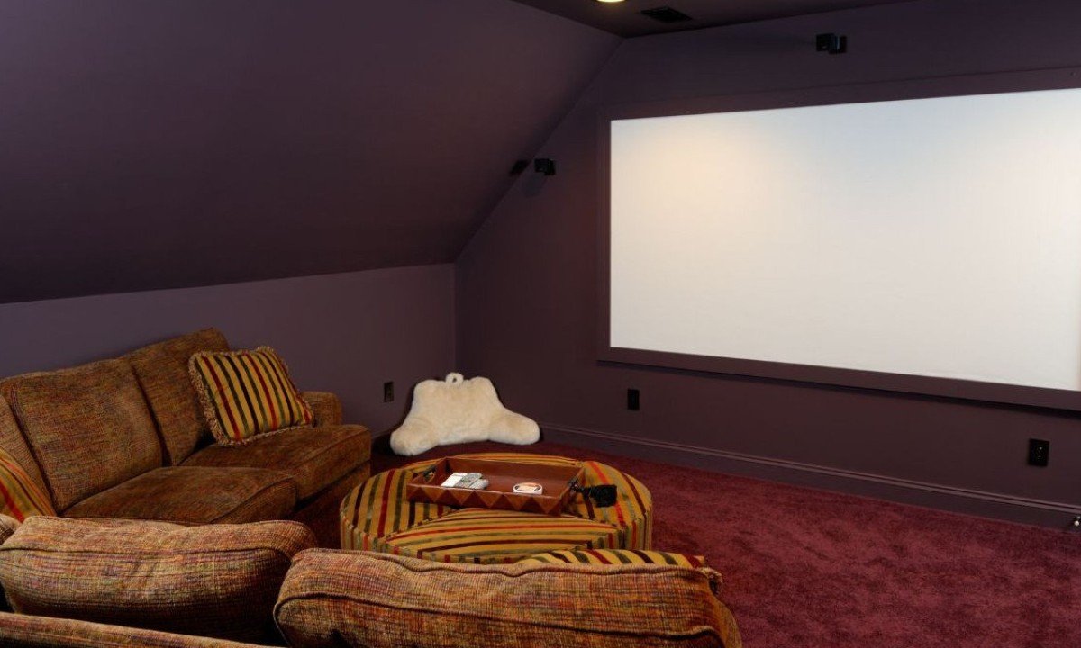 Como criar uma sala de cinema em casa para ver os filmes da semana