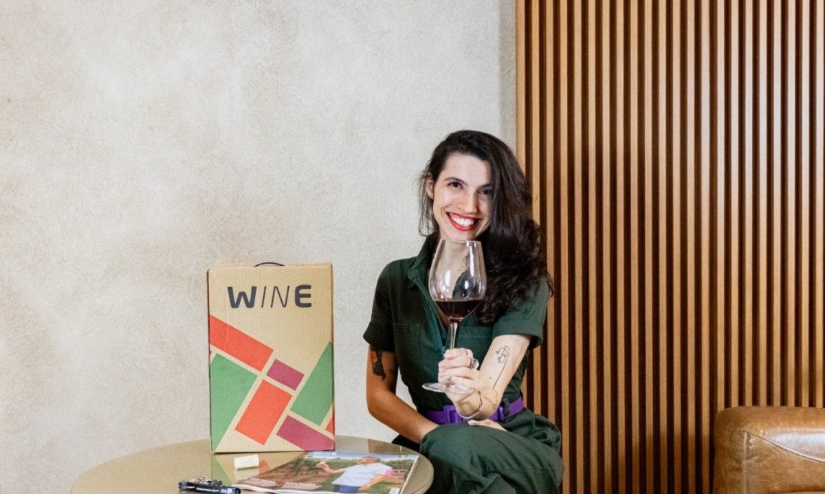 A sommeli&egrave;re da Wine, Thamirys Schneider