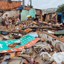 Mulher que perdeu casa em tombamento de carreta na Vila da Luz faz vaquinha - Jair Amaral/EM/D.A.Press