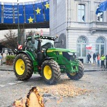 UE aprova acordo de livre comércio com o Mercosul - NICOLAS TUCAT / AFP