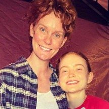 Atriz de Stranger Things comenta ausência na série: 'Eu tive câncer' - Redes sociais / reprodução