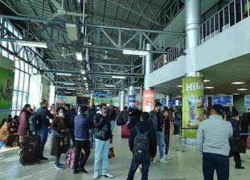 O Aeroporto Internacional de Tribhuvan, em Katmandu, é o principal ponto de entrada no país. -  (crédito: Gaurav Dhwaj Khadka/Wikimedia Commons)