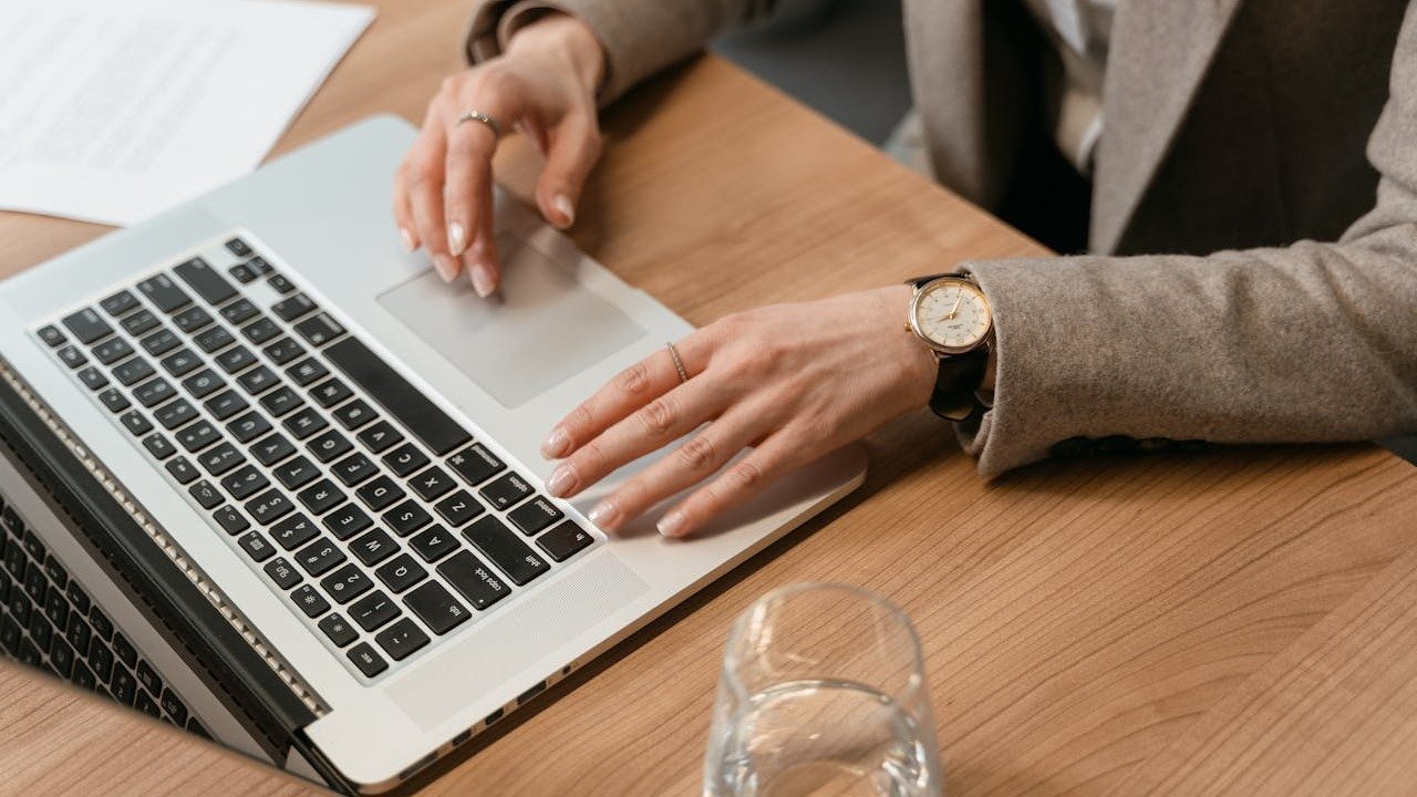 Imposto de Renda 2026: Prepare-se e evite 5 erros comuns que podem levar à malha fina - MART PRODUCTION/ Pexels