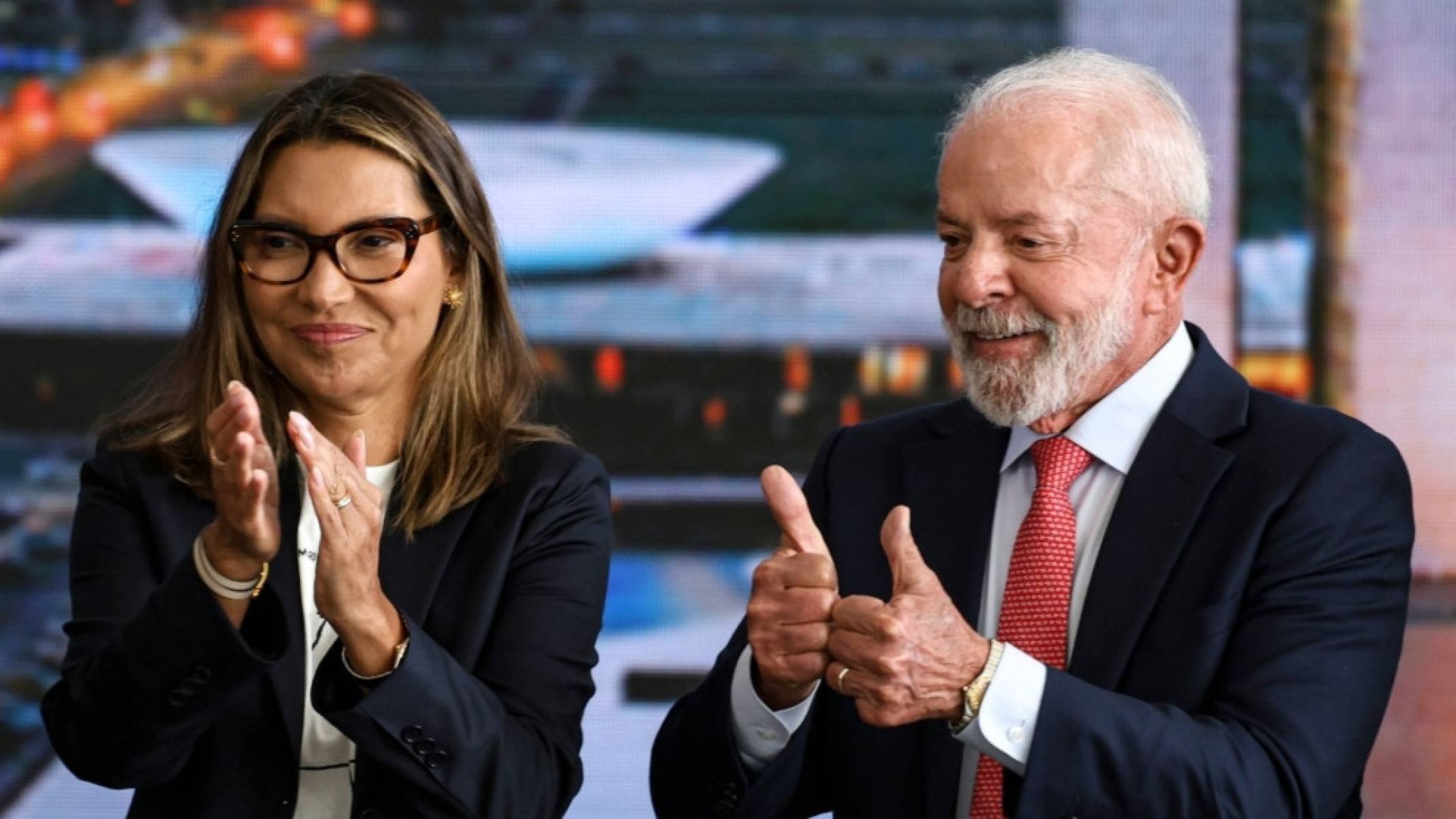 Janja ainda não confirmou se vai desfilar em escola do RJ que homenageará Lula - Platobr Politica